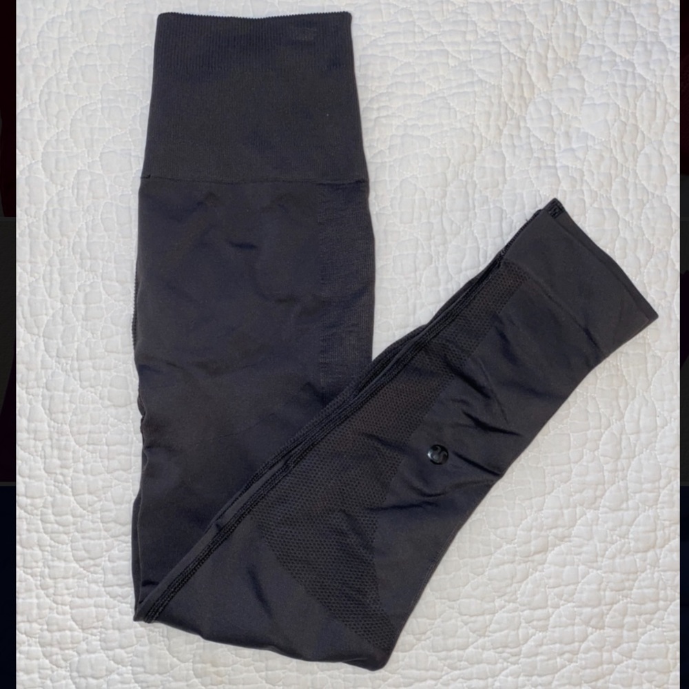 NWOT Charcoal LuluLemon Workout Pant Leggings Sz 4